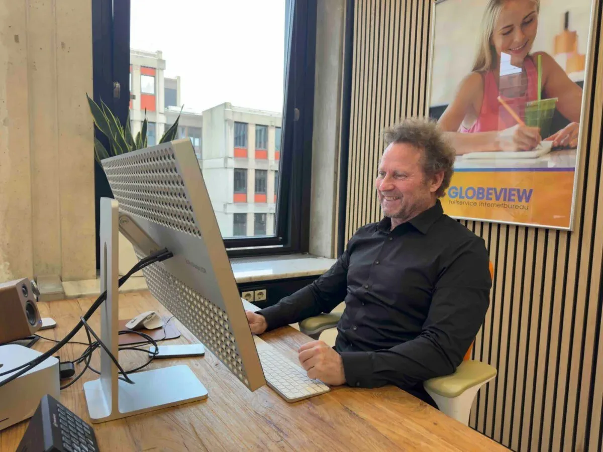 Dennis Schmets, oprichter en webdesigner bij Globeview in Heerlen